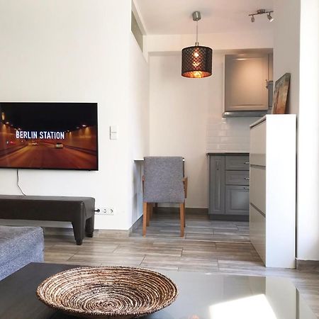 Designer Central Apartment With Terrace & Free Parking Berlin Exterior photo